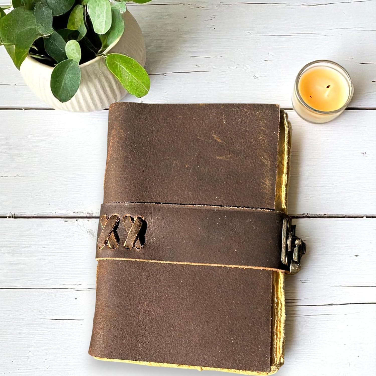 Small Vintage Leather Journal - 4" X 6" Book of Spell Handmade Leather Bound Vintage Notebook- Mini Book of Shadows Journal Asethetic Travelers Scrapbook Pocket Sketchbook Leather - Lock Closure - 200 Pages- Rustic Brown Color - Christmas Gift for Women & Men